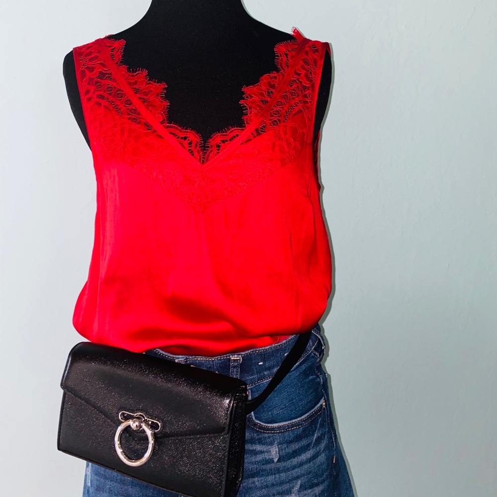 Red cami